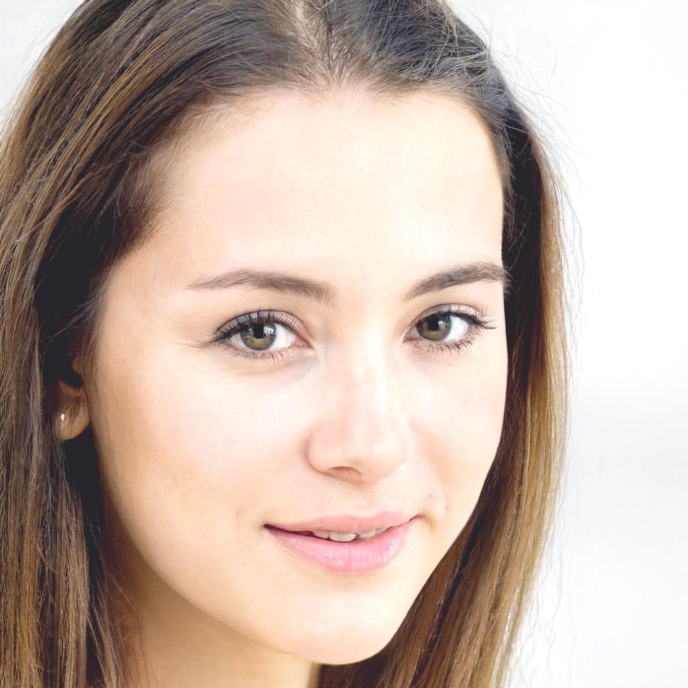 Portrait d'experte financière Margaux Delacroix